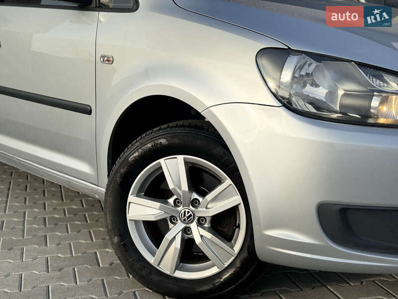 Мінівен Volkswagen Caddy 2013 в Сарнах