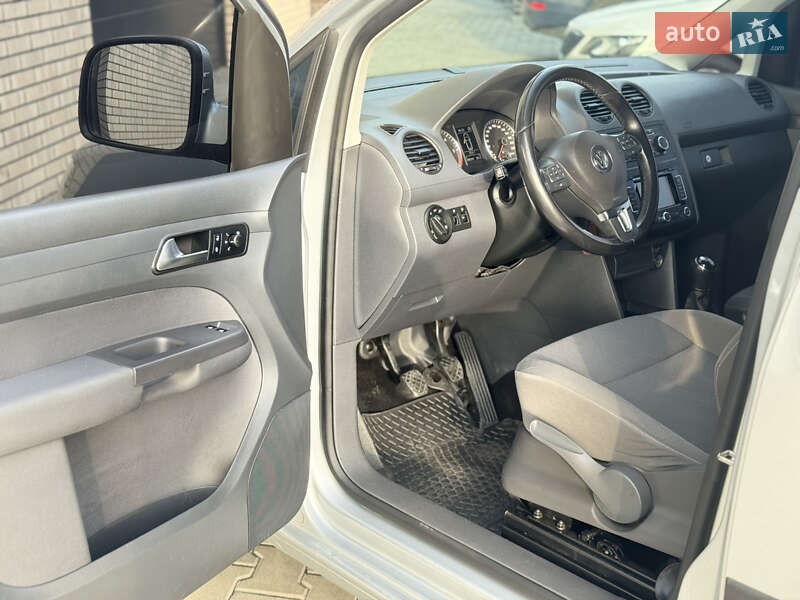 Мінівен Volkswagen Caddy 2013 в Сарнах