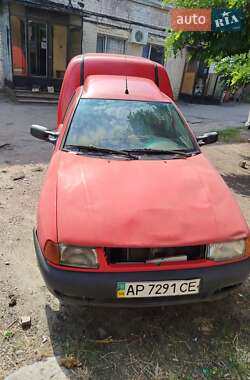 Вантажний фургон Volkswagen Caddy 2002 в Запоріжжі