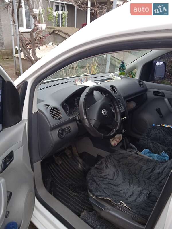 Минивэн Volkswagen Caddy 2009 в Помошной