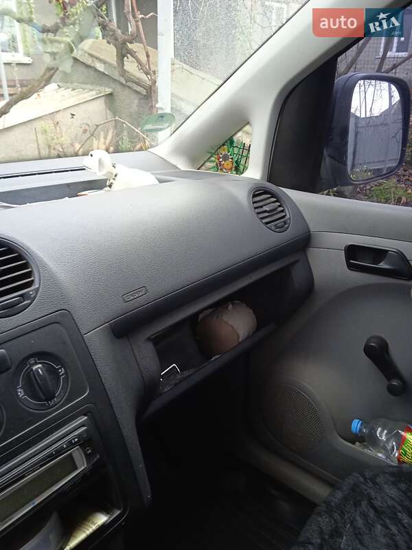 Минивэн Volkswagen Caddy 2009 в Помошной