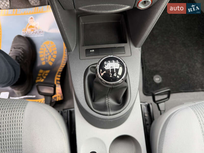 Минивэн Volkswagen Caddy 2006 в Виннице