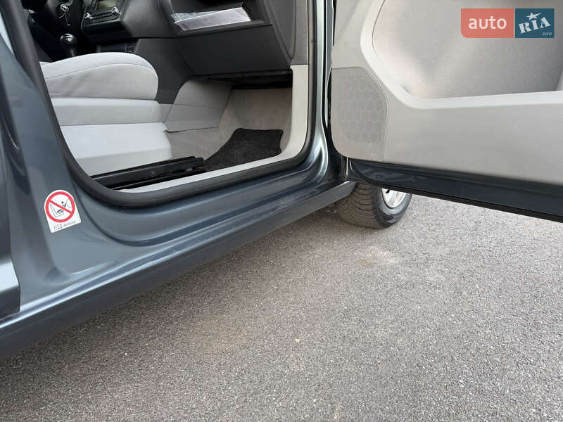 Минивэн Volkswagen Caddy 2006 в Виннице