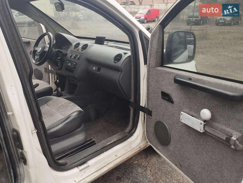 Бронированный автомобиль Volkswagen Caddy 2011 в Киеве