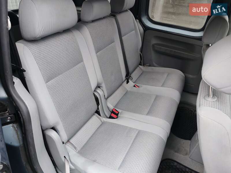 Мінівен Volkswagen Caddy 2006 в Олександрії