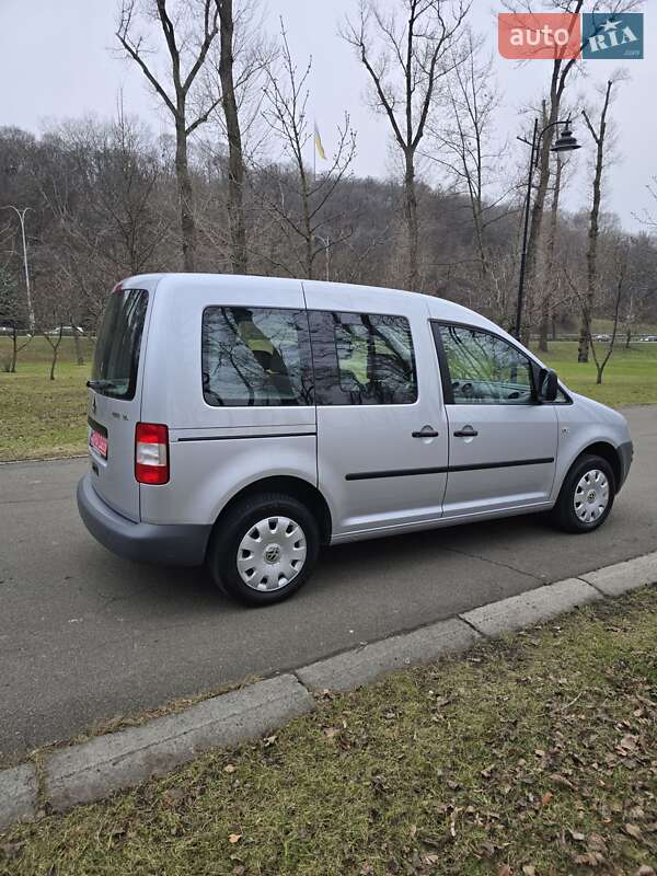 Мінівен Volkswagen Caddy 2009 в Києві