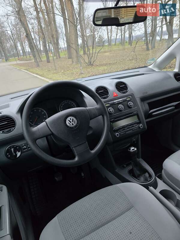 Мінівен Volkswagen Caddy 2009 в Києві