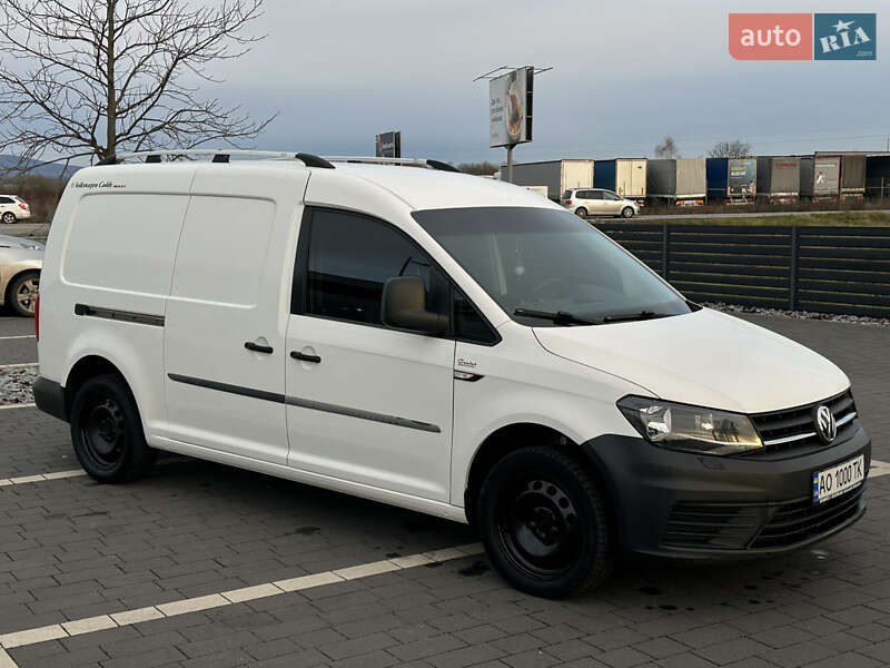 Вантажопасажирський фургон Volkswagen Caddy 2016 в Мукачевому