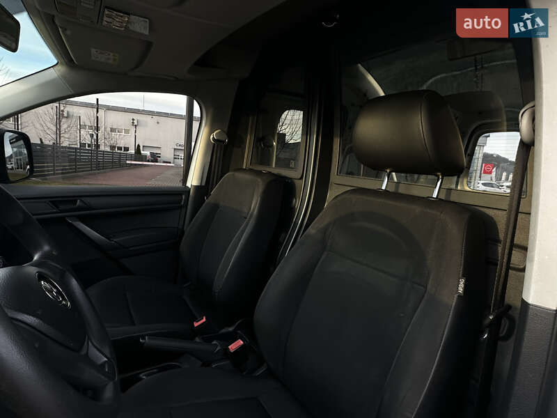 Вантажопасажирський фургон Volkswagen Caddy 2016 в Мукачевому