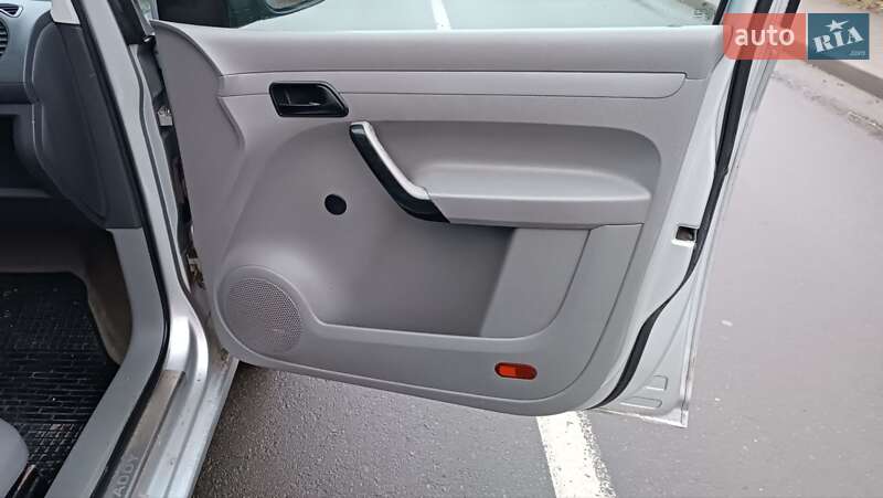 Минивэн Volkswagen Caddy 2006 в Сарнах