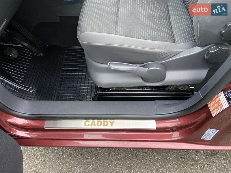 Мінівен Volkswagen Caddy 2014 в Києві