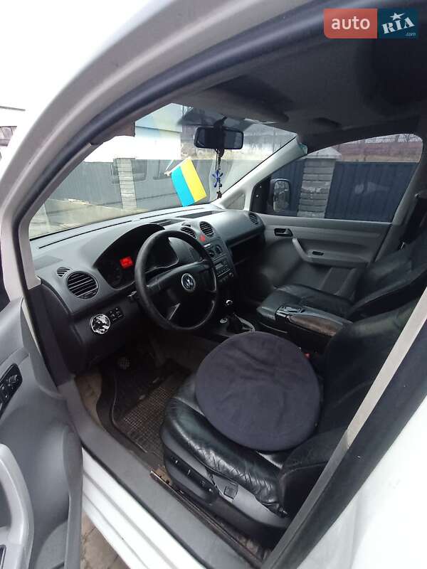 Минивэн Volkswagen Caddy 2004 в Львове