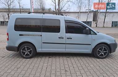Минивэн Volkswagen Caddy 2009 в Кельменцах