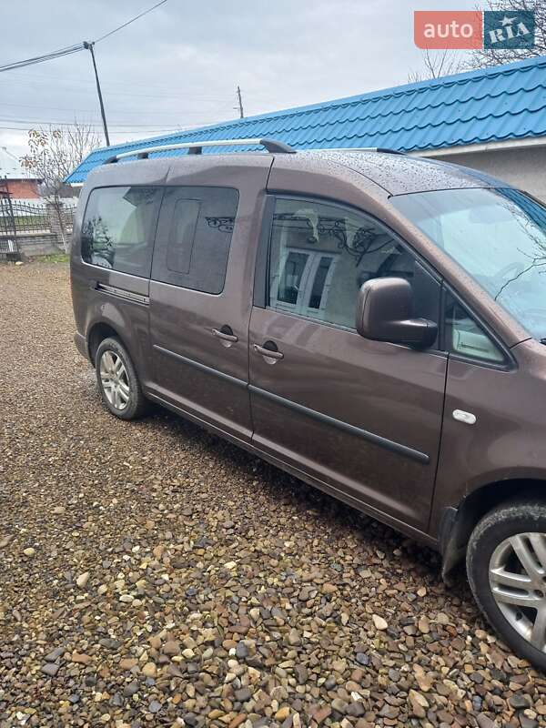 Минивэн Volkswagen Caddy 2011 в Вижнице