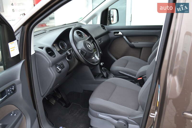 Минивэн Volkswagen Caddy 2011 в Виннице