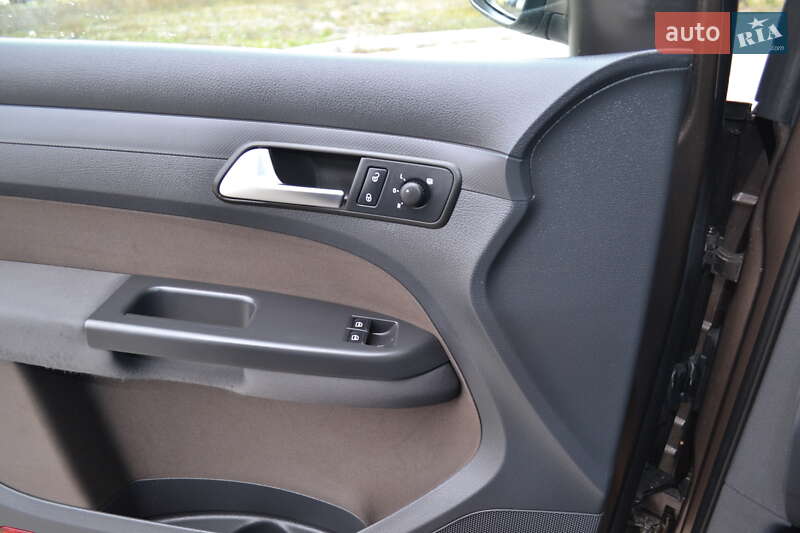 Минивэн Volkswagen Caddy 2011 в Виннице