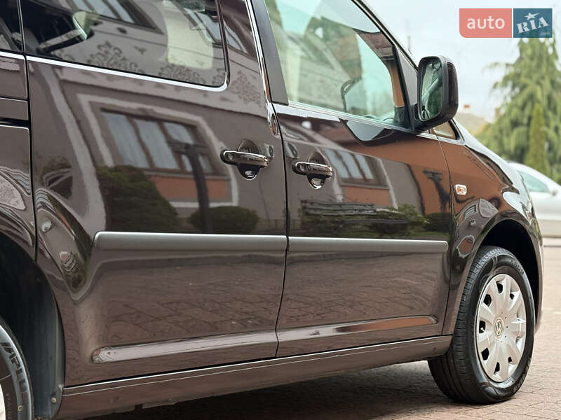 Мінівен Volkswagen Caddy 2013 в Стрию