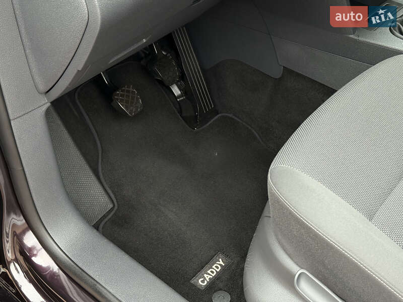 Мінівен Volkswagen Caddy 2013 в Стрию