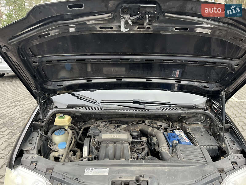 Мінівен Volkswagen Caddy 2010 в Луцьку