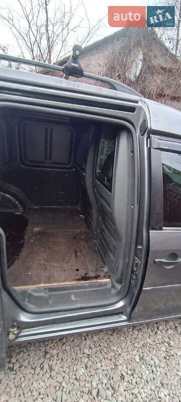 Вантажний фургон Volkswagen Caddy 2015 в Києві