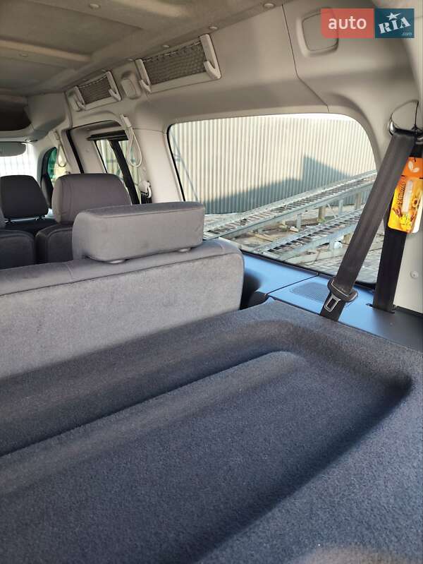 Минивэн Volkswagen Caddy 2012 в Черновцах