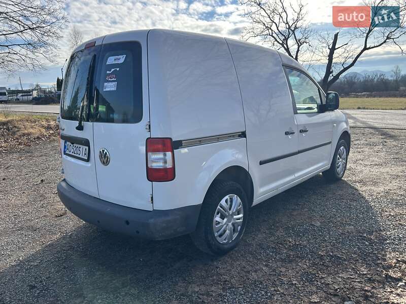 Вантажний фургон Volkswagen Caddy 2005 в Хусті