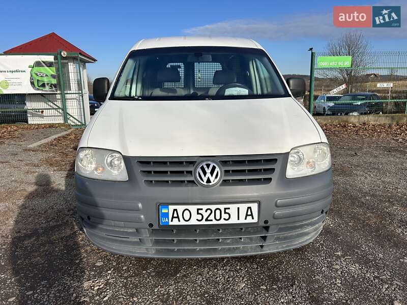 Вантажний фургон Volkswagen Caddy 2005 в Хусті