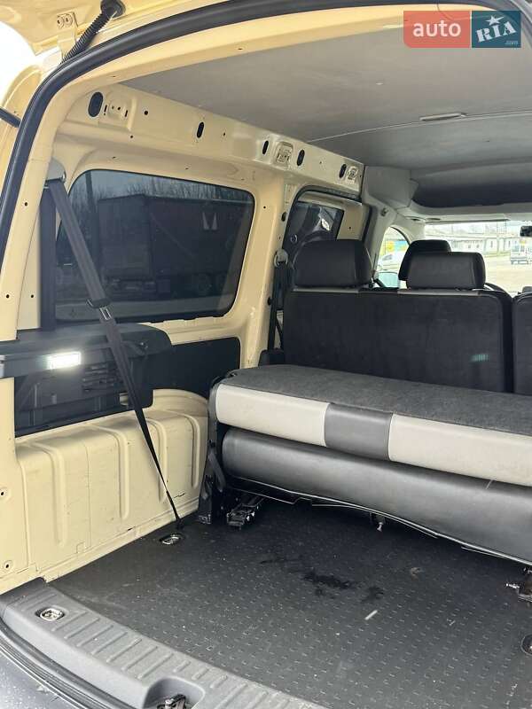 Мінівен Volkswagen Caddy 2013 в Солоному