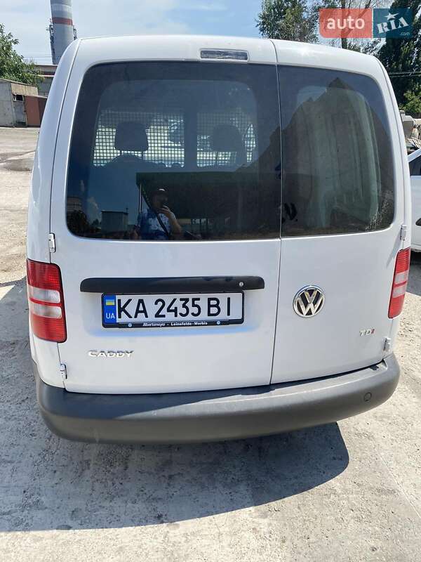 Вантажний фургон Volkswagen Caddy 2013 в Києві