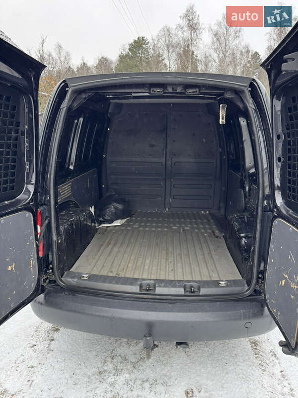 Вантажний фургон Volkswagen Caddy 2011 в Сарнах