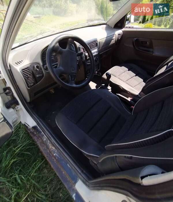 Вантажний фургон Volkswagen Caddy 1998 в Бібрці