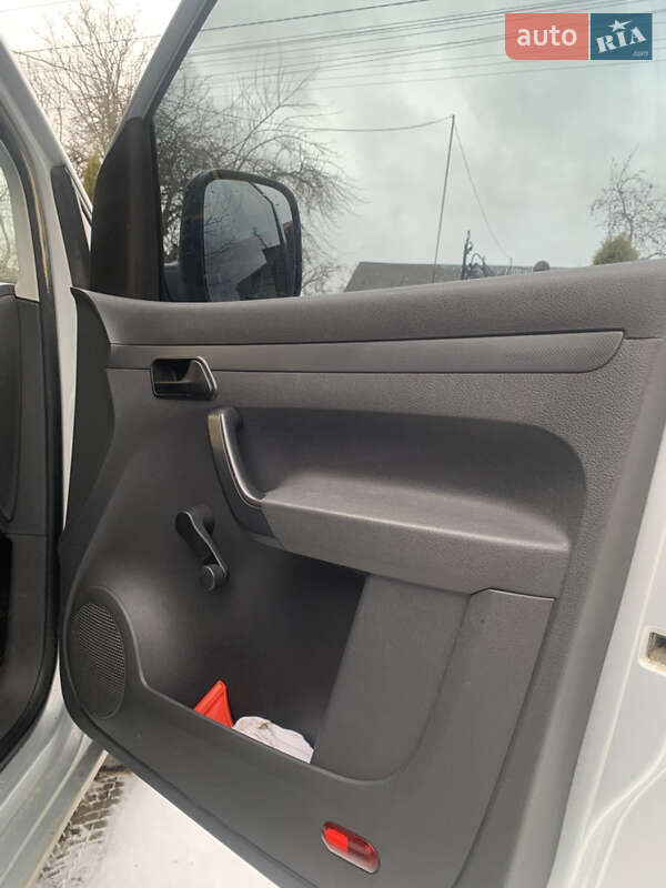 Мінівен Volkswagen Caddy 2010 в Дрогобичі