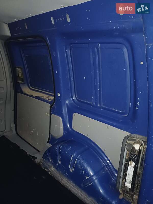 Вантажний фургон Volkswagen Caddy 2009 в Полтаві