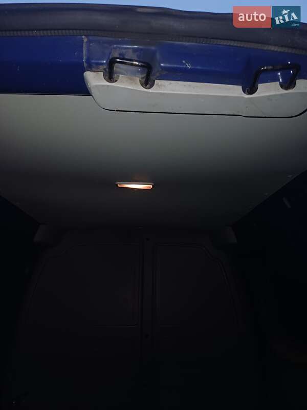 Вантажний фургон Volkswagen Caddy 2009 в Полтаві