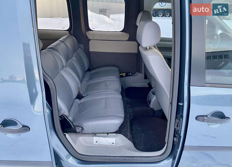 Минивэн Volkswagen Caddy 2008 в Киеве