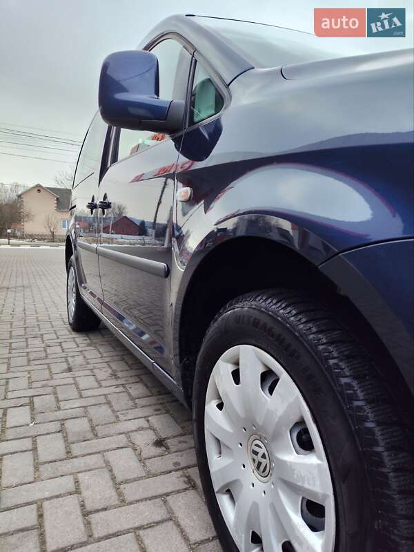 Мінівен Volkswagen Caddy 2012 в Чернівцях