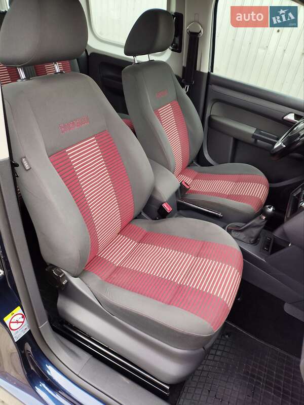 Мінівен Volkswagen Caddy 2012 в Чернівцях