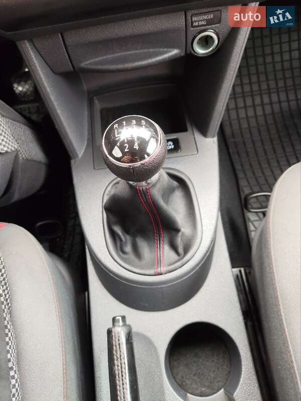 Мінівен Volkswagen Caddy 2012 в Чернівцях