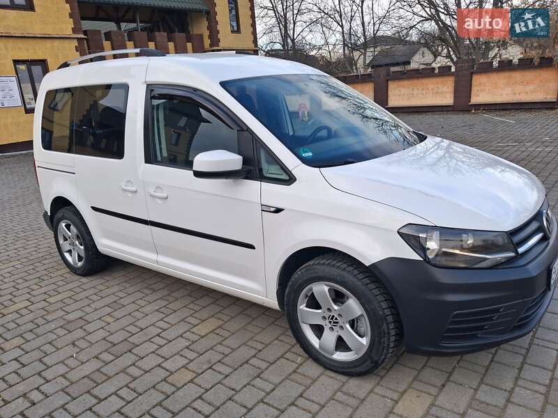 Мінівен Volkswagen Caddy 2016 в Чернівцях