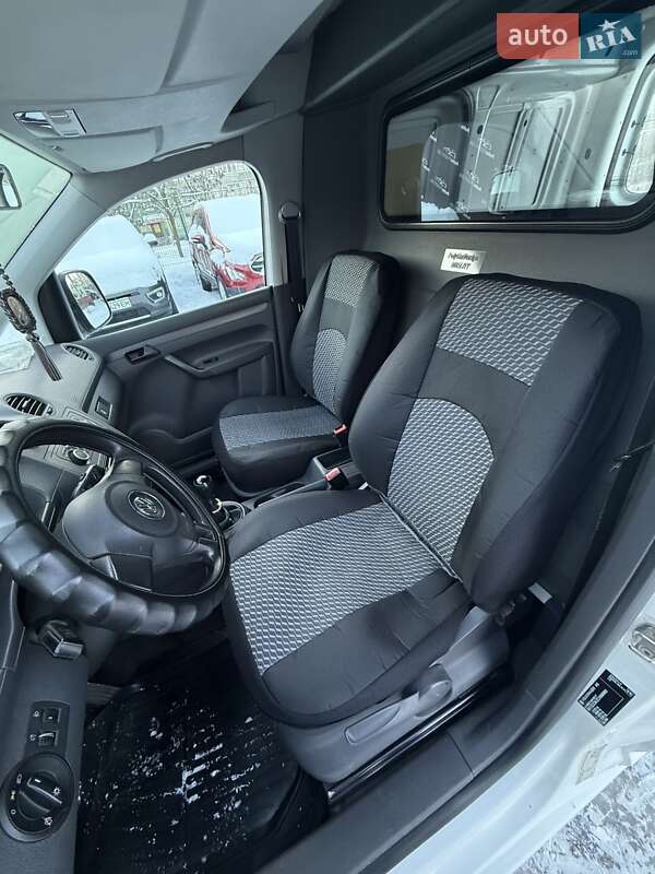 Грузовой фургон Volkswagen Caddy 2011 в Сумах