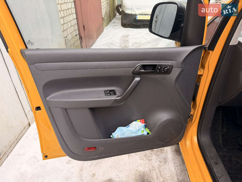 Минивэн Volkswagen Caddy 2012 в Киеве фото 15 Минивэн Volkswagen Caddy 2012 в Киеве