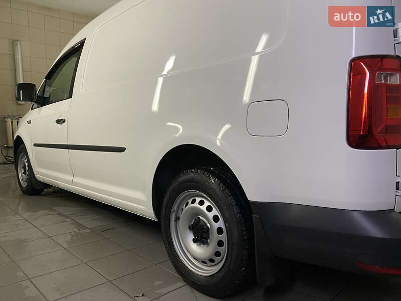 Грузовой фургон Volkswagen Caddy 2015 в Умани