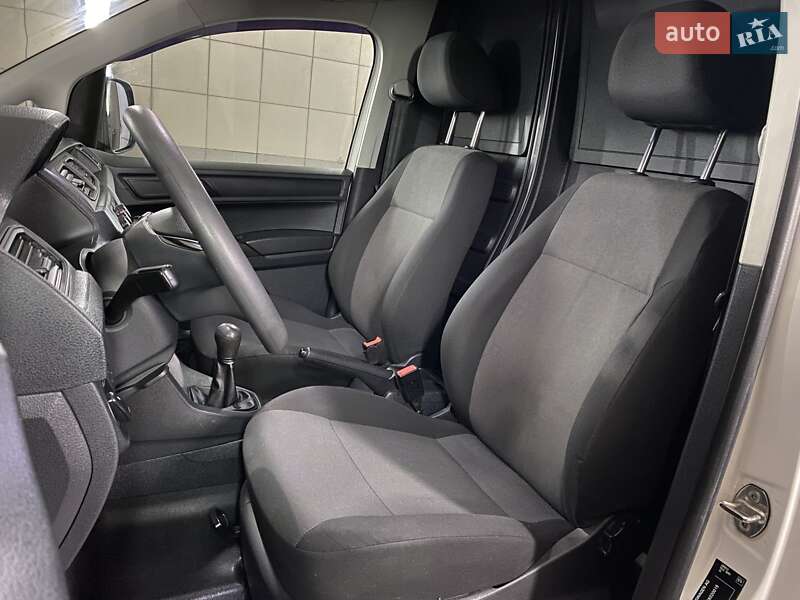 Грузовой фургон Volkswagen Caddy 2015 в Умани