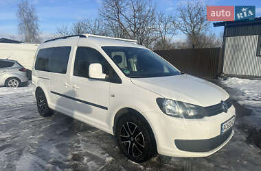 Мінівен Volkswagen Caddy 2014 в Нововолинську