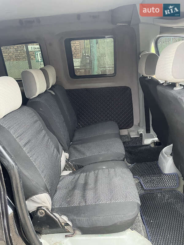 Минивэн Volkswagen Caddy 2004 в Виноградове