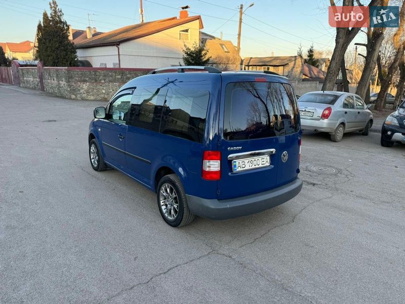 Минивэн Volkswagen Caddy 2010 в Днепре