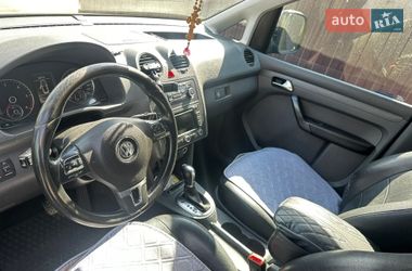 Вантажопасажирський фургон Volkswagen Caddy 2011 в Ірпені