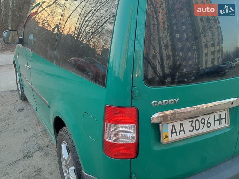 Минивэн Volkswagen Caddy 2005 в Киеве