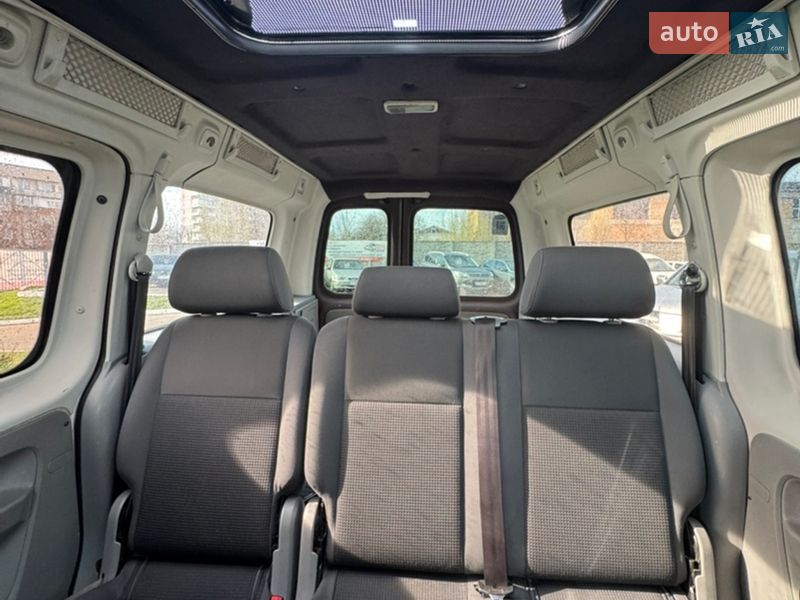 Минивэн Volkswagen Caddy 2011 в Каменке