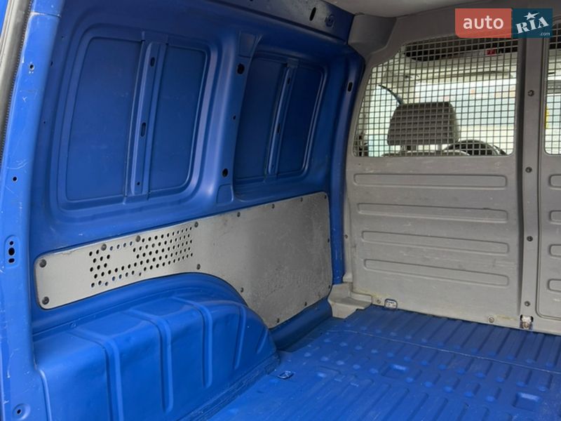 Вантажний фургон Volkswagen Caddy 2008 в Кам'янець-Подільському